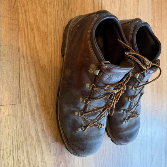 Danner Mountain Light Boots Vibram Lug Soles - Picture 4 of 6